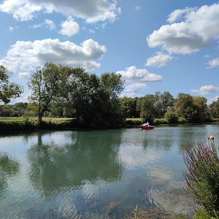 Camping Belle Riviere Chaniers Exterior photo